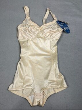 Va Bien Women's Minus Touch Vintage Bodysuit Shapewear 34D Cream